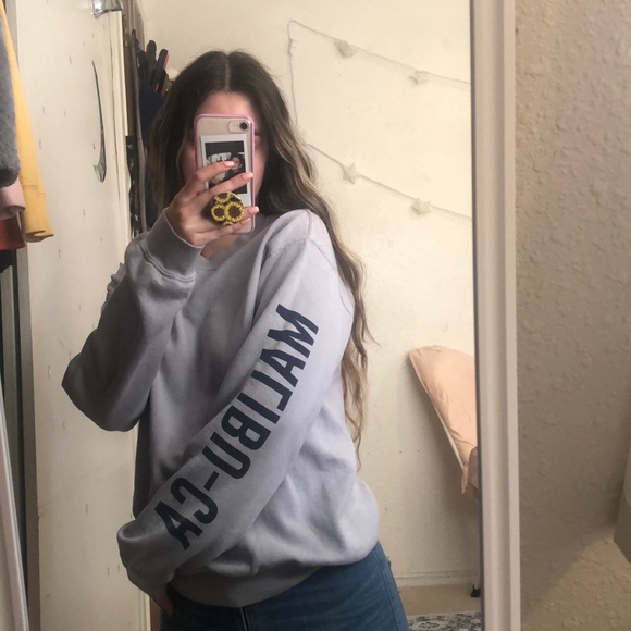 Brandy Melville Malibu baby blue crew neck 🦋 - Picture 1 of 7